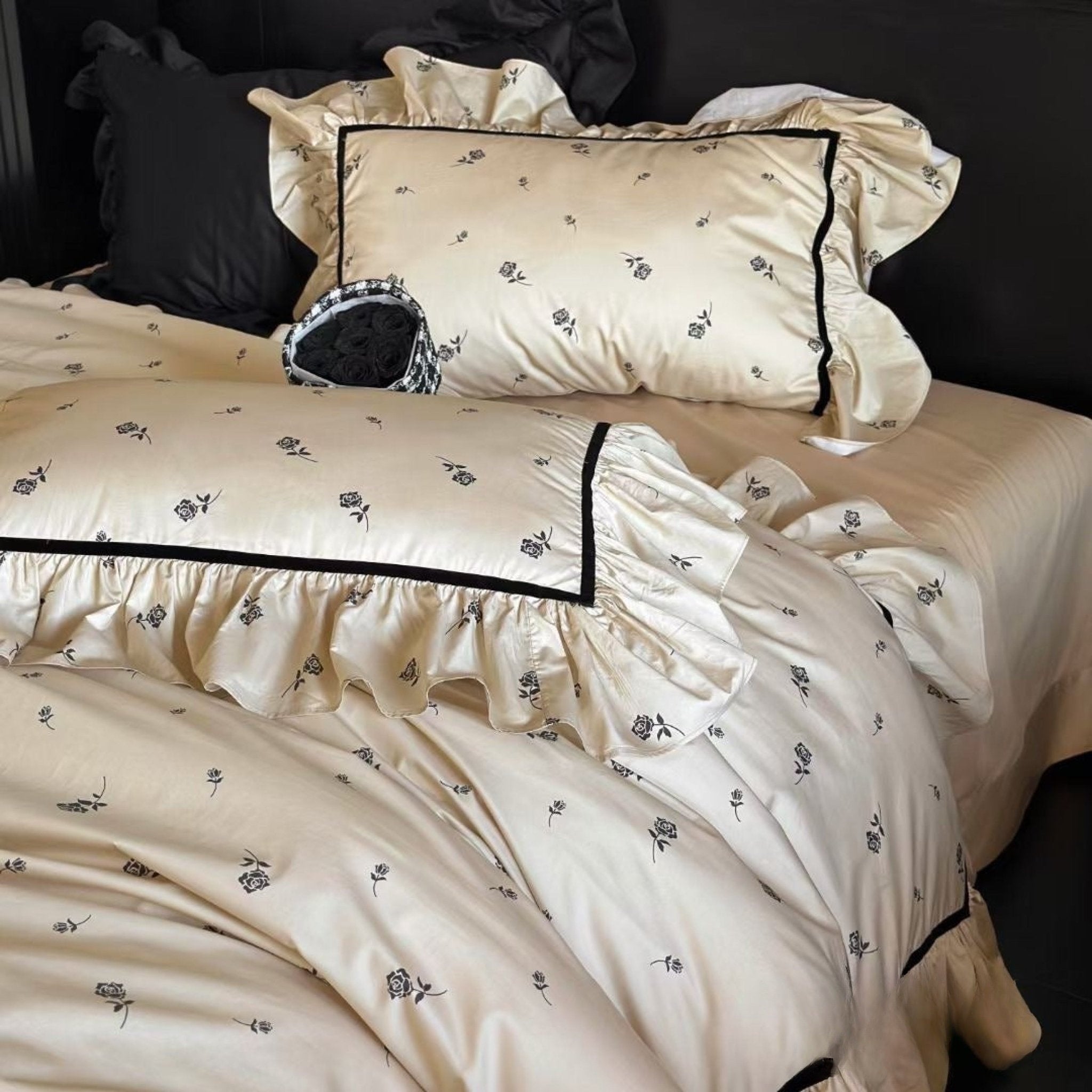 Verlaine Ruffled Long-Staple Cotton Bedding Set - Ivory Rose