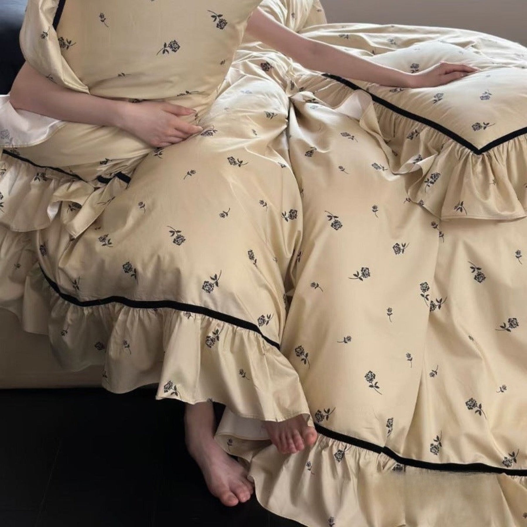 Verlaine Ruffled Long-Staple Cotton Bedding Set - Ivory Rose