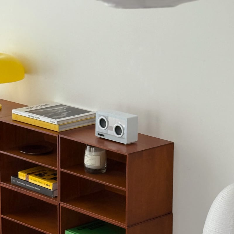 Floating-Driver Clear Acrylic Bluetooth Desk Speaker