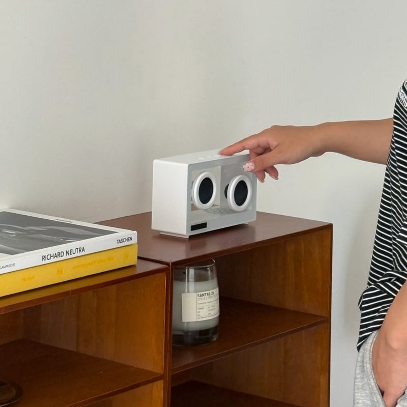 Floating-Driver Clear Acrylic Bluetooth Desk Speaker