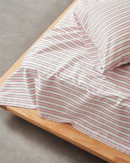 Striped cotton sheet set in a minimalist modern style – RoomDen