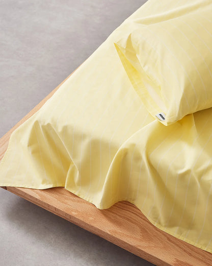 Striped cotton sheet set in a minimalist modern style – RoomDen