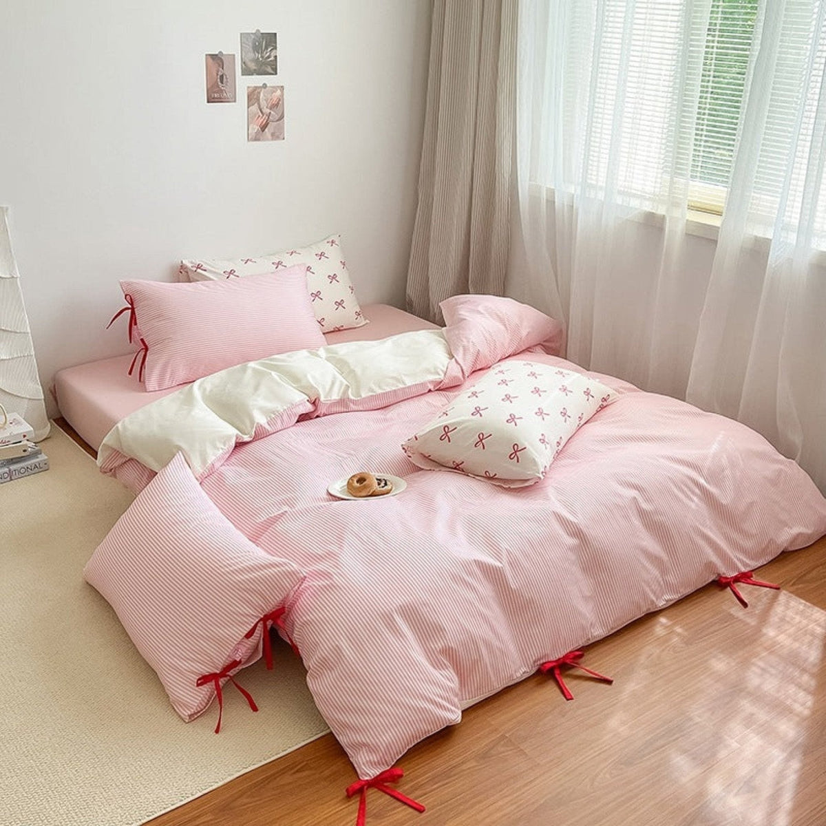Bow striped cotton bedding set – Petal Pink, full bedroom arrangement - Roomden