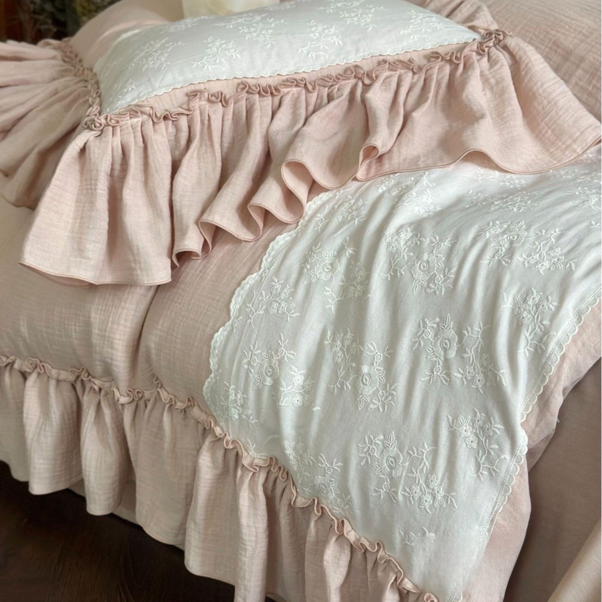 Wisteria Ruffled Double Gauze Bedding Set - Petal Pink