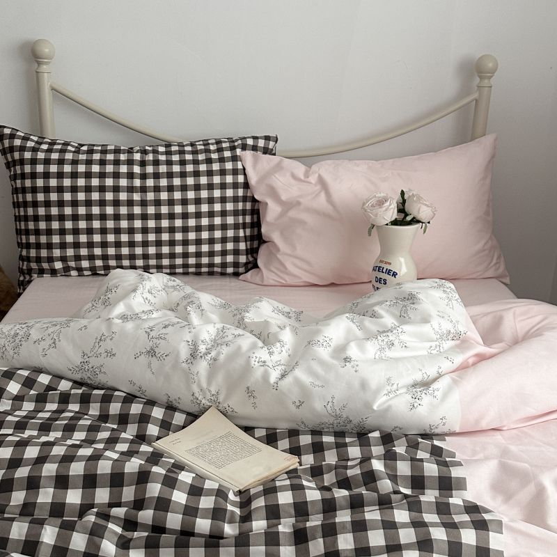 Perrine Gingham Washed Cotton Bedding Set - room scene