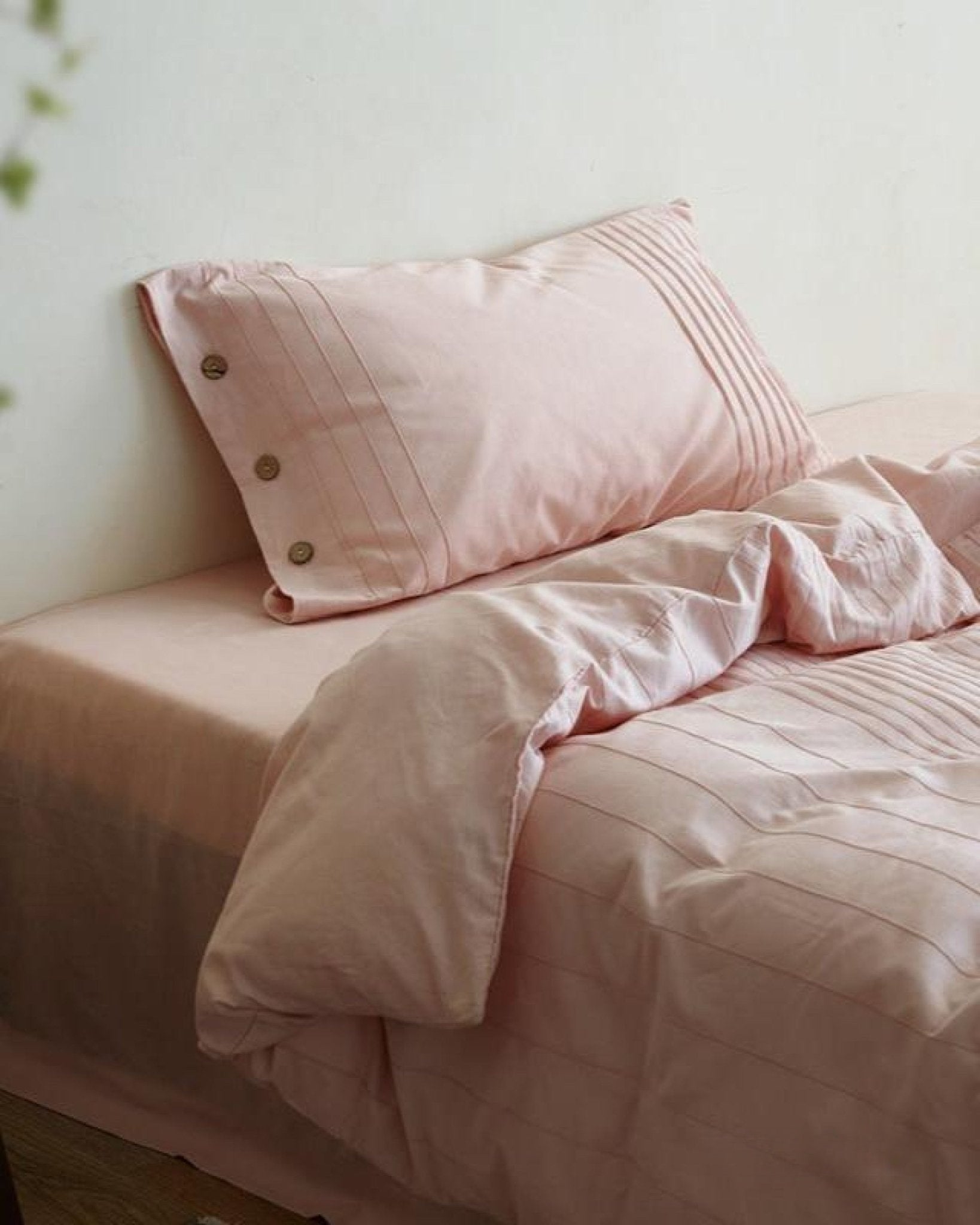 Prescott Pintuck Washed Cotton Bedding Set - room scene