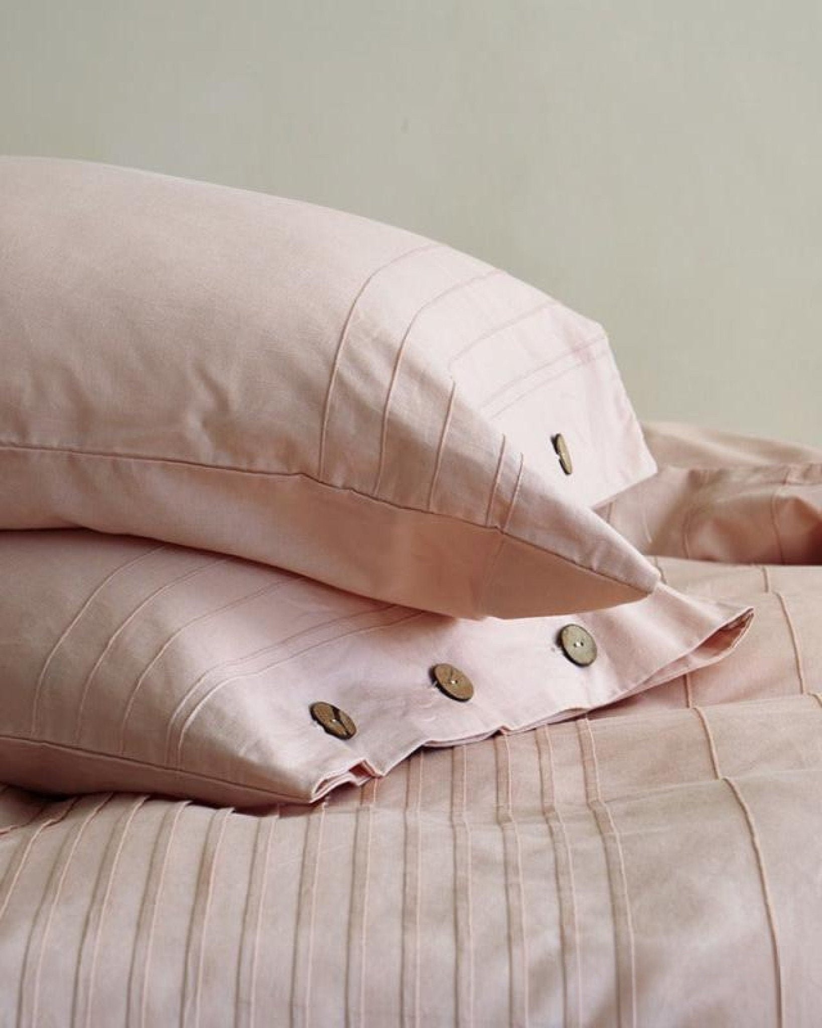 Prescott Pintuck Washed Cotton Bedding Set - room scene