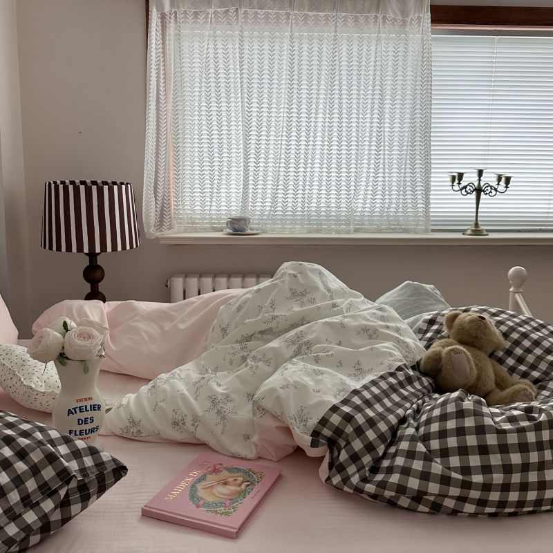 Perrine Gingham Washed Cotton Bedding Set - room scene