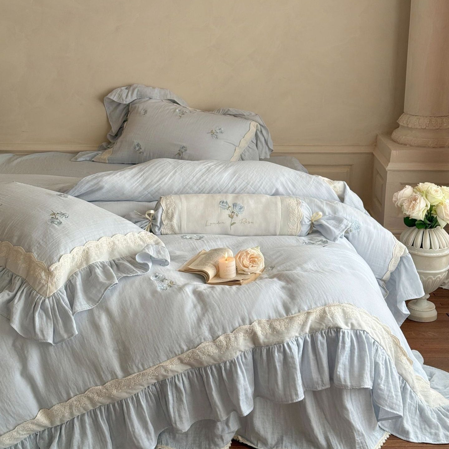 Fleuret Ruffle Lace Cotton Bedding Set - room scene