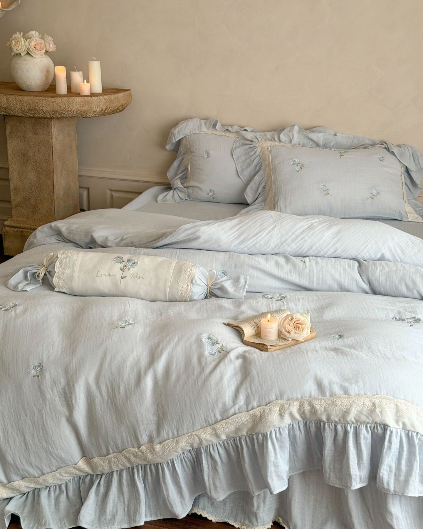 Fleuret Ruffle Lace Cotton Bedding Set - room scene
