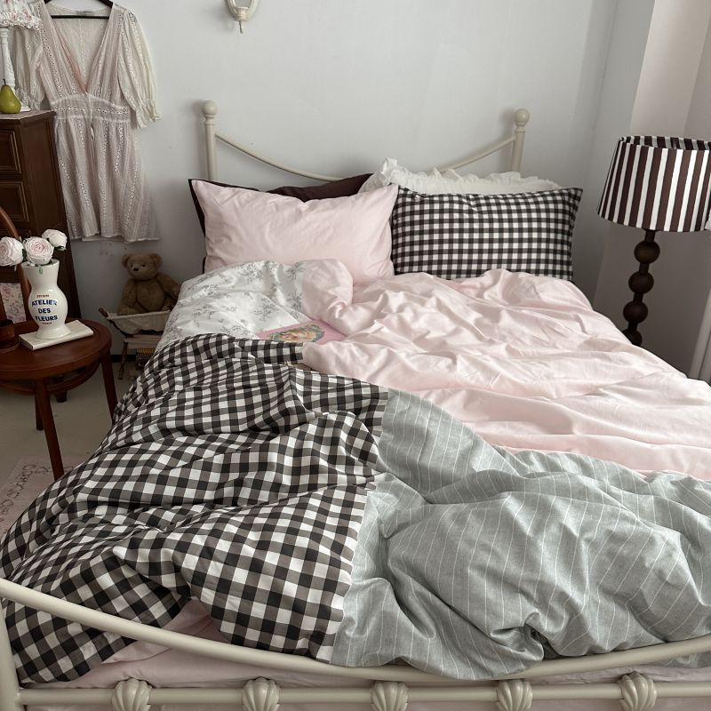 Perrine Gingham Washed Cotton Bedding Set - room scene