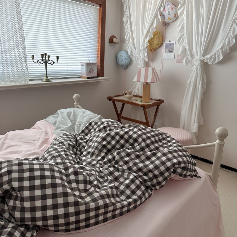 Perrine Gingham Washed Cotton Bedding Set - room scene