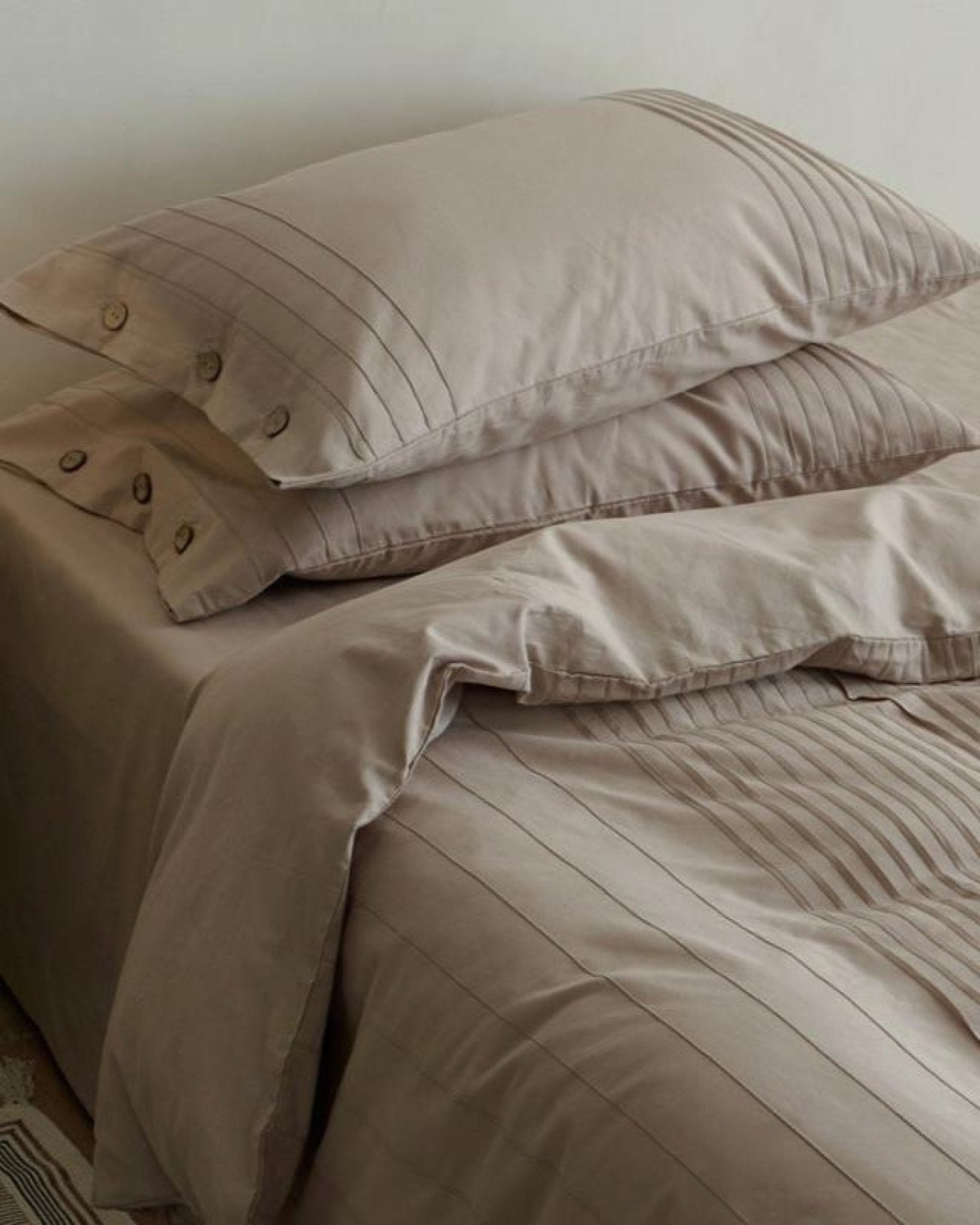 Prescott Pintuck Washed Cotton Bedding Set - room scene