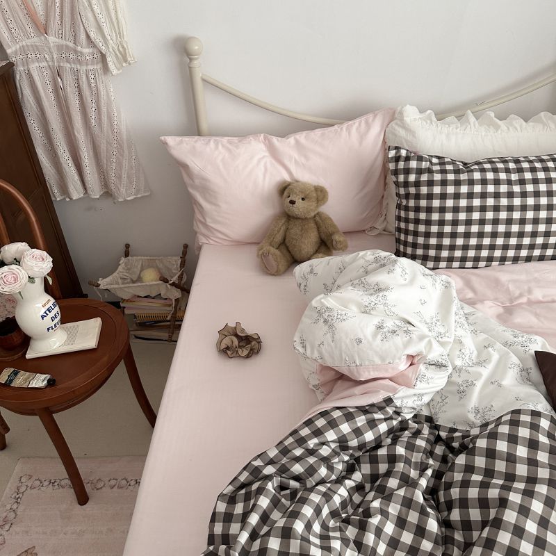 Perrine Gingham Washed Cotton Bedding Set - room scene