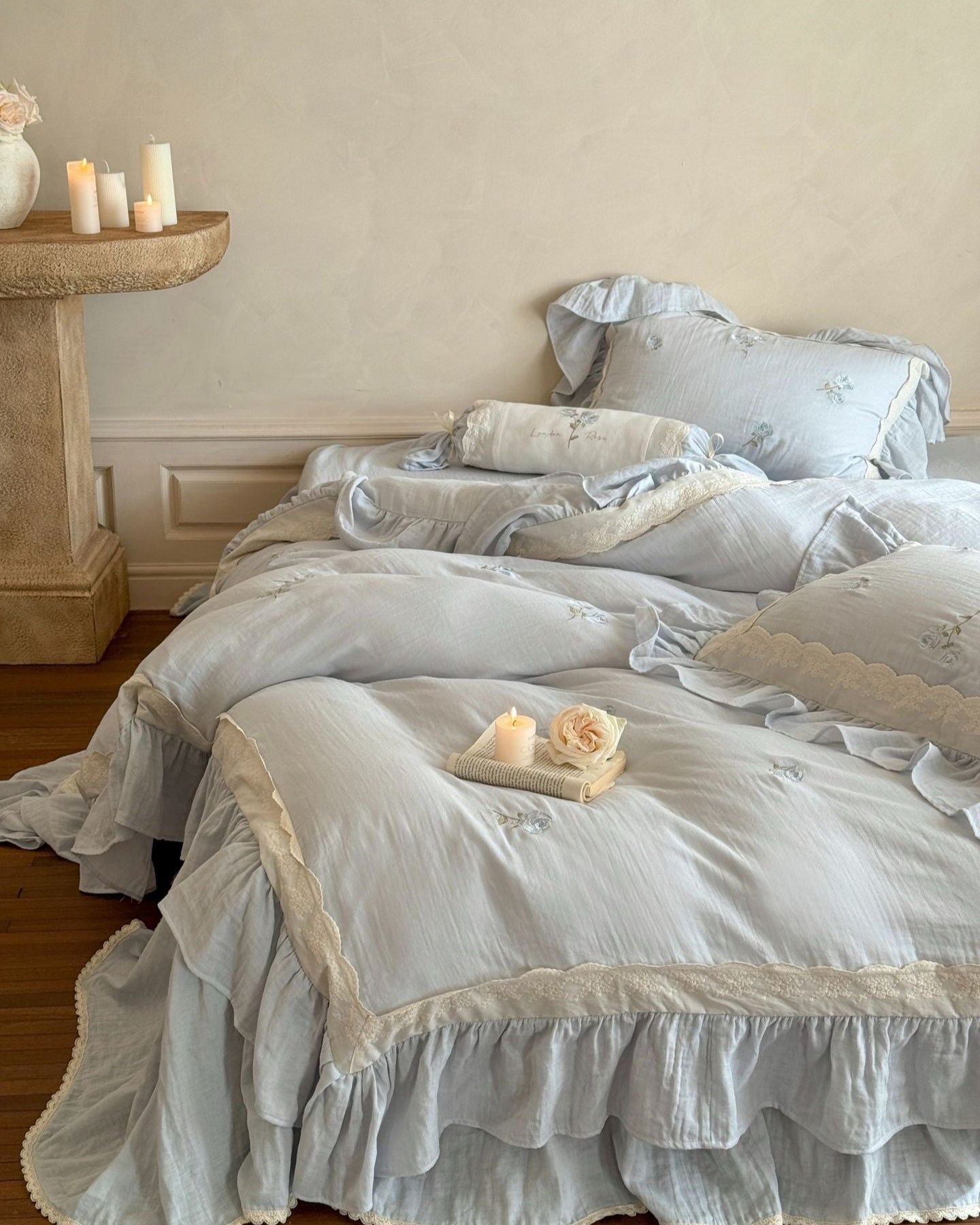 Fleuret Ruffle Lace Cotton Bedding Set - room scene