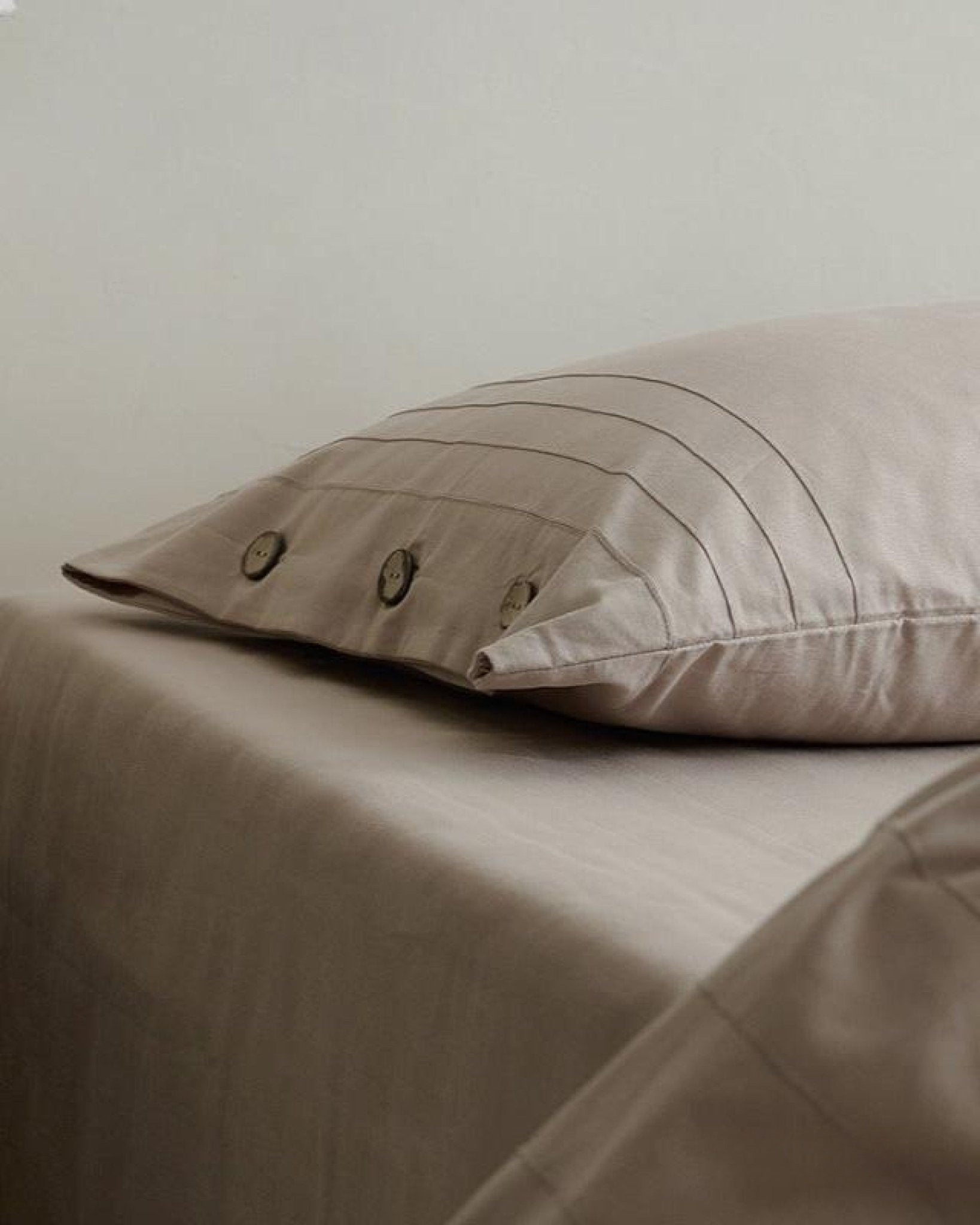 Prescott Pintuck Washed Cotton Bedding Set - room scene