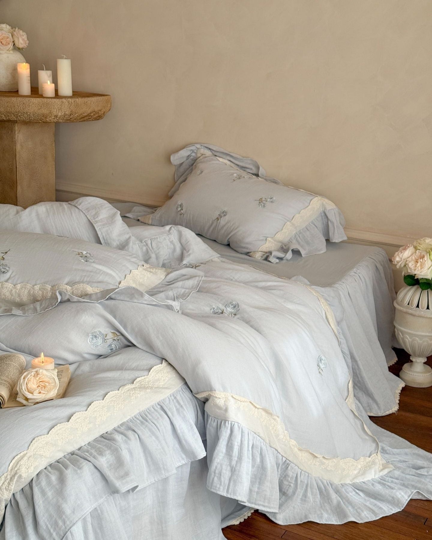 Fleuret Ruffle Lace Cotton Bedding Set - room scene