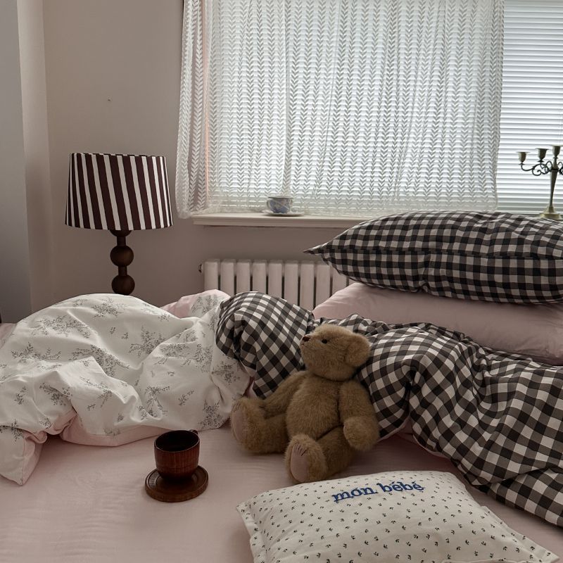 Perrine Gingham Washed Cotton Bedding Set - room scene