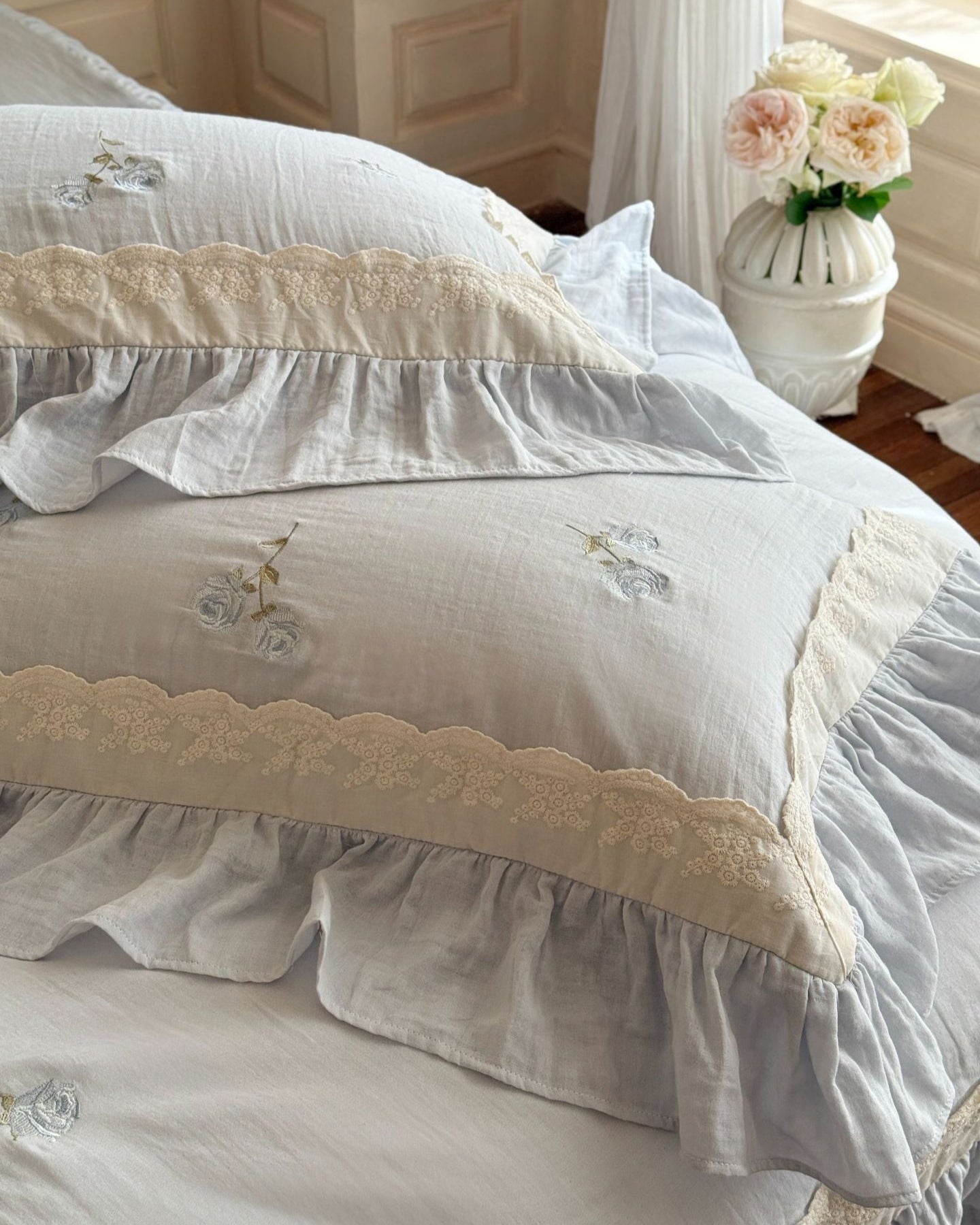 Fleuret Ruffle Lace Cotton Bedding Set - room scene