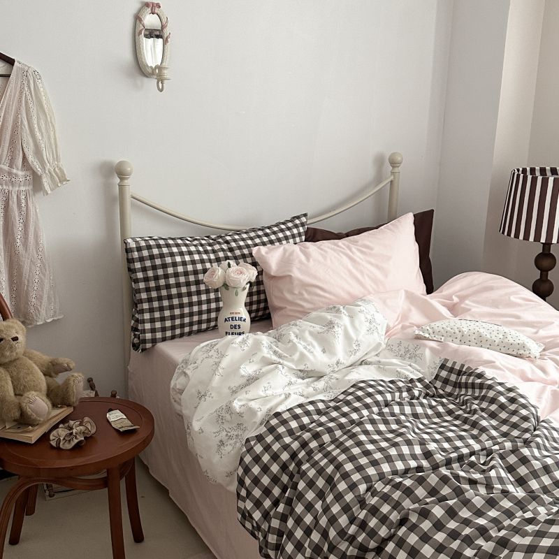 Perrine Gingham Washed Cotton Bedding Set - room scene