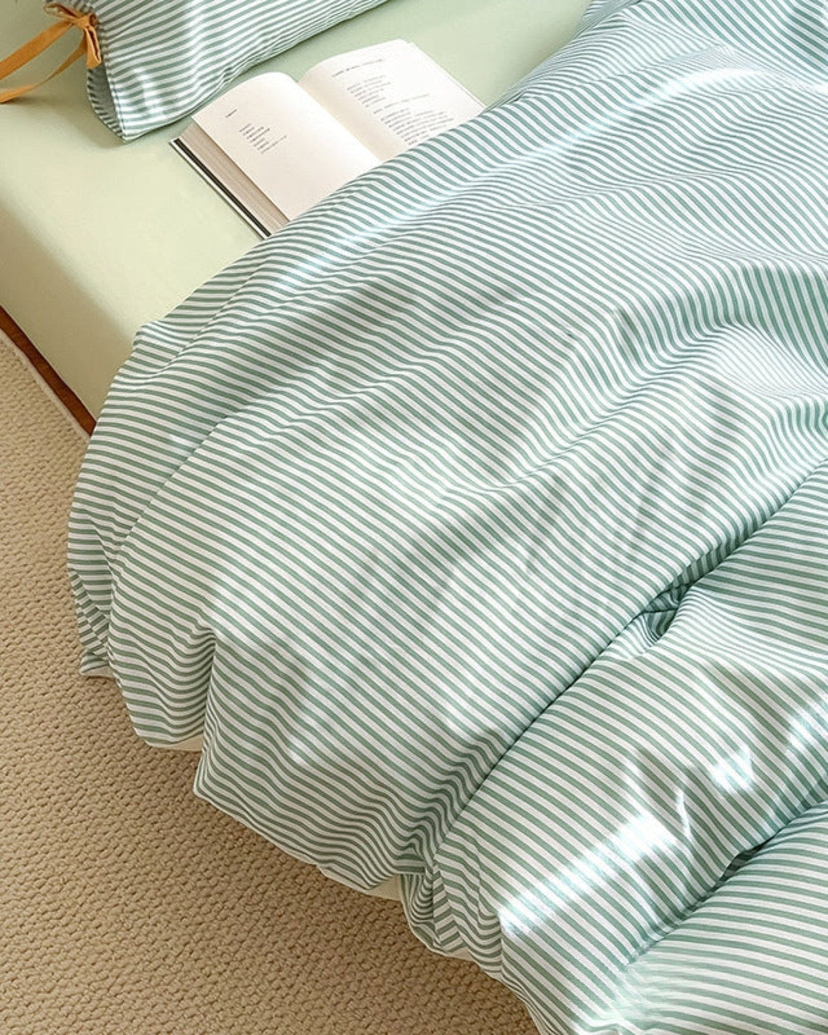 Bow striped cotton bedding set – Sage Green, coordinated duvet and pillow view - Roomden