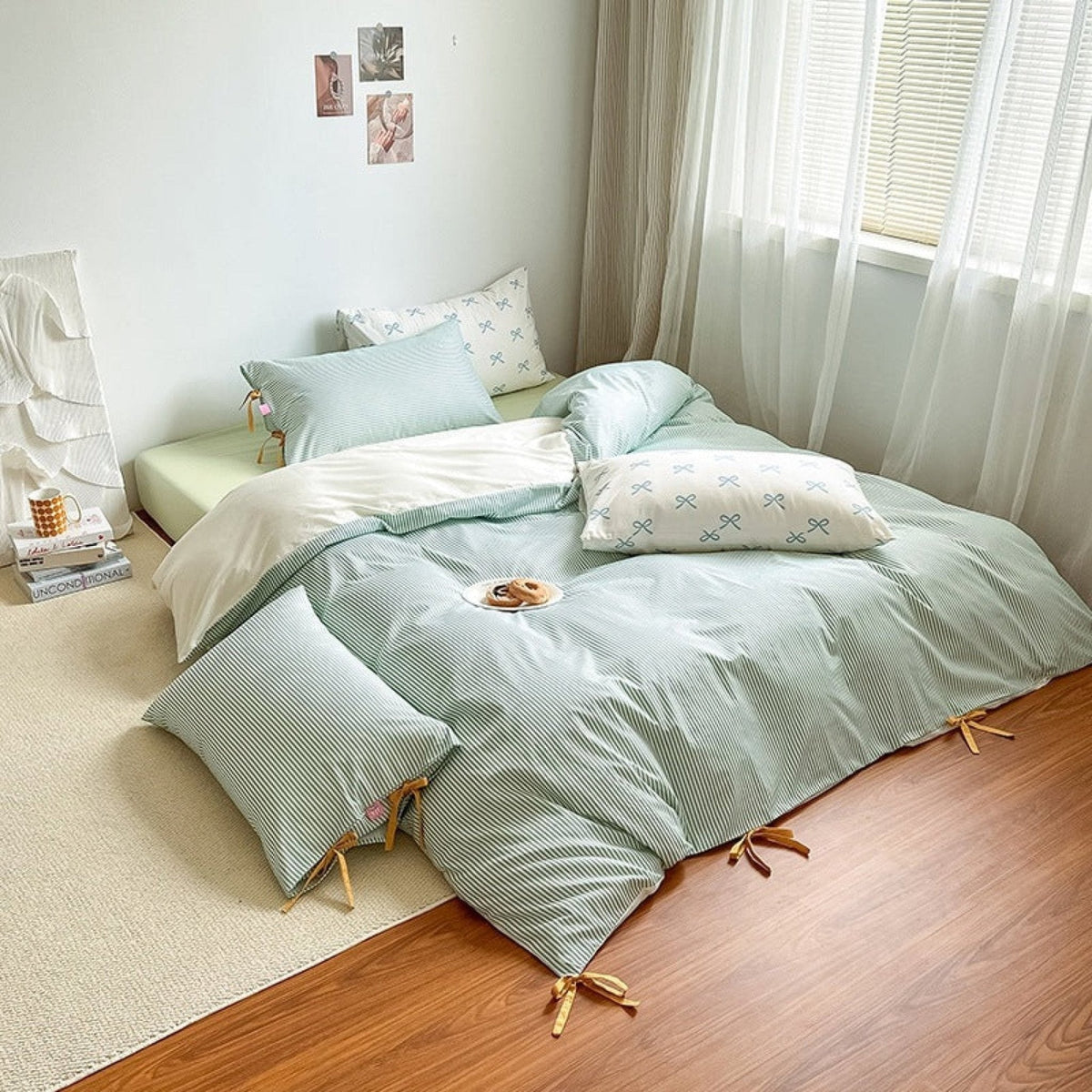 Bow striped cotton bedding set – Sage Green, full bedroom arrangement - Roomden