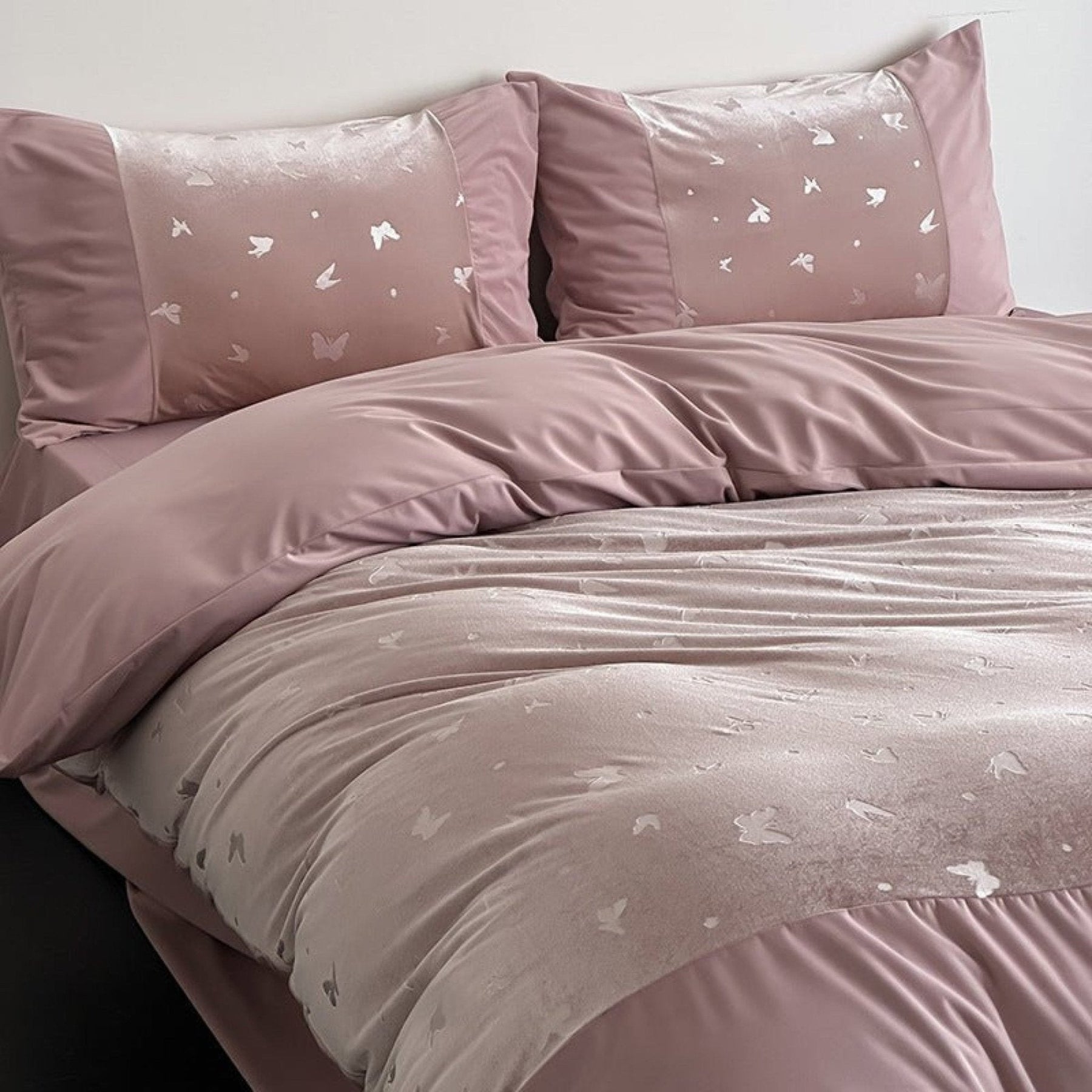 Odessa Butterfly Velvet Bedding Set - Petal Blush