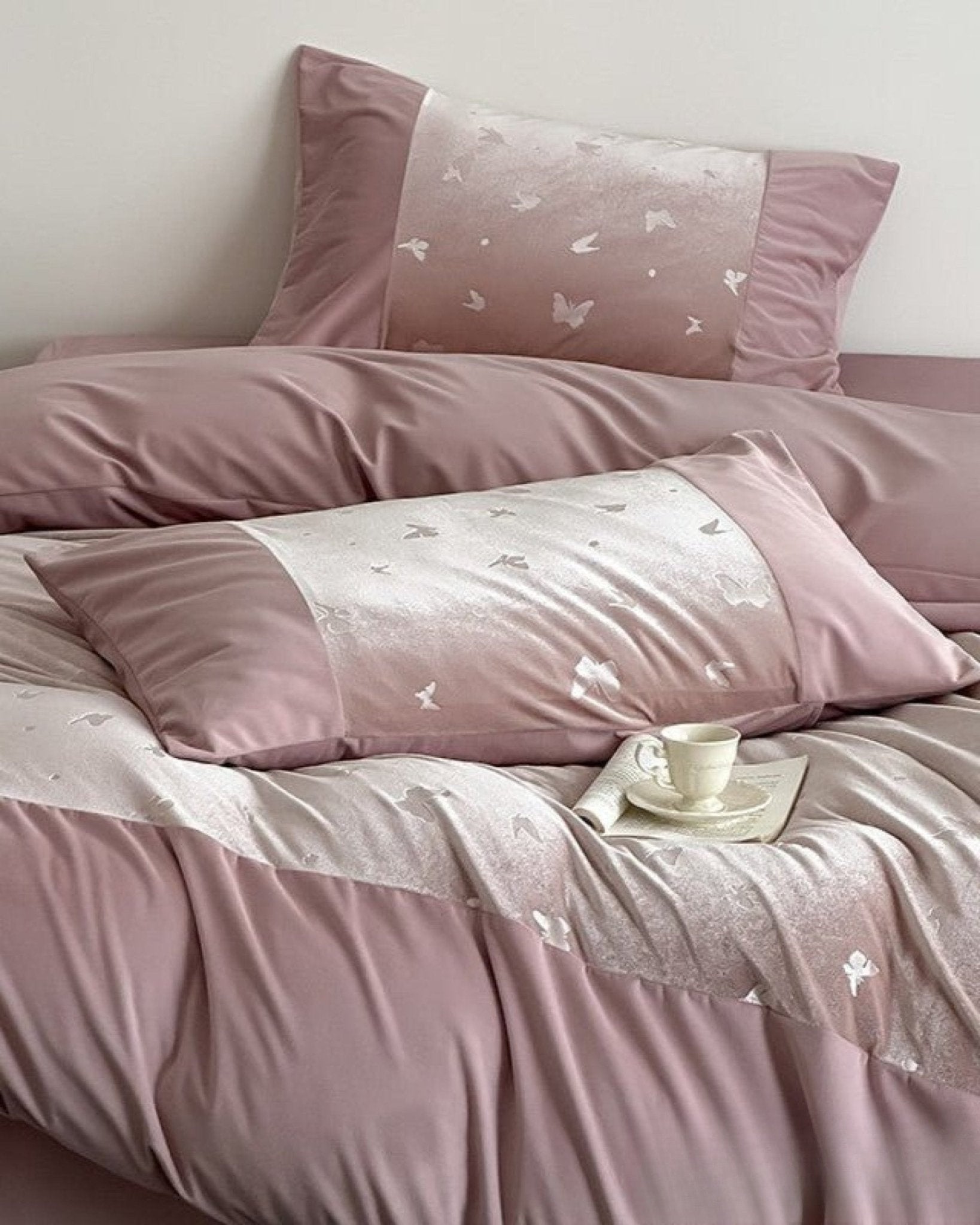 Odessa Butterfly Velvet Bedding Set - Petal Blush