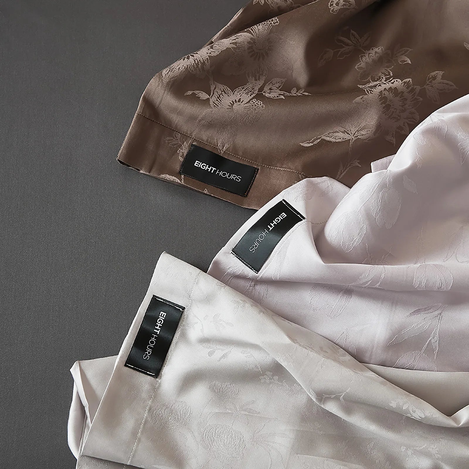 Floral jacquard cooling Tencel pillowcase with smooth Lyocell texture - RoomDen