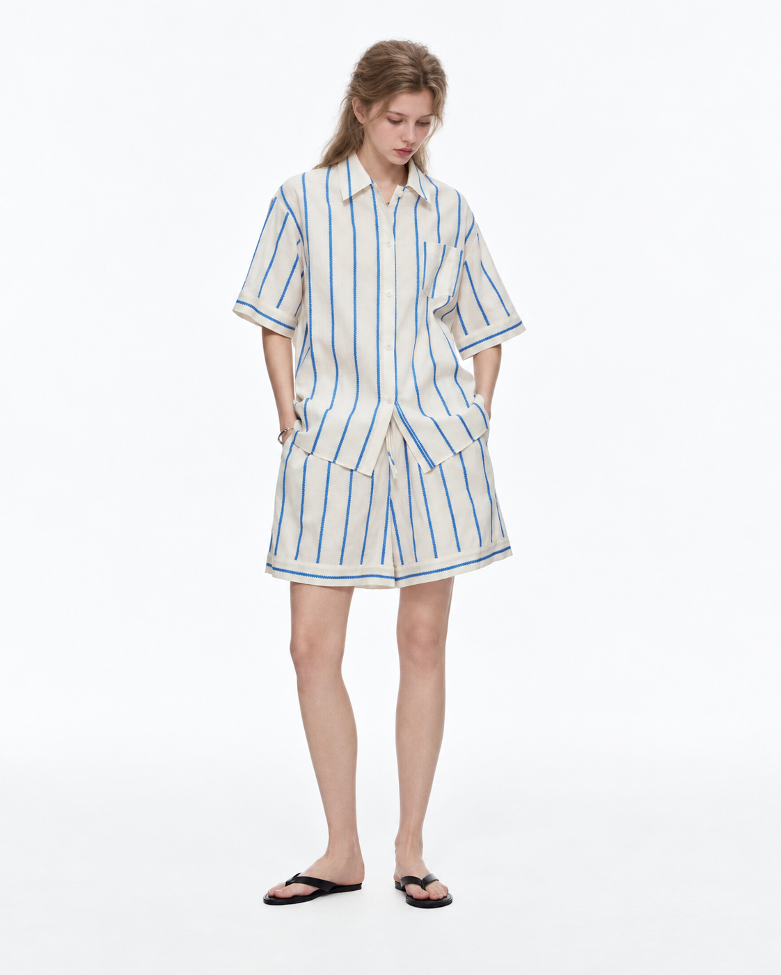 Slateway striped cotton pajama shorts set in blue & white, front view - Roomden