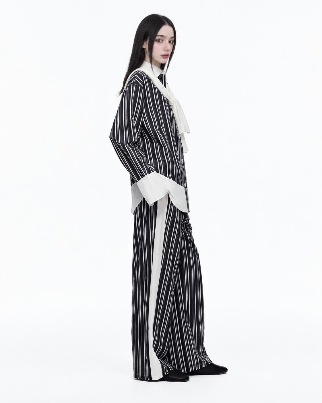 Ribbonhour Contrast-Trim Striped Viscose-Blend Pajama Set – black outfit view - Roomden