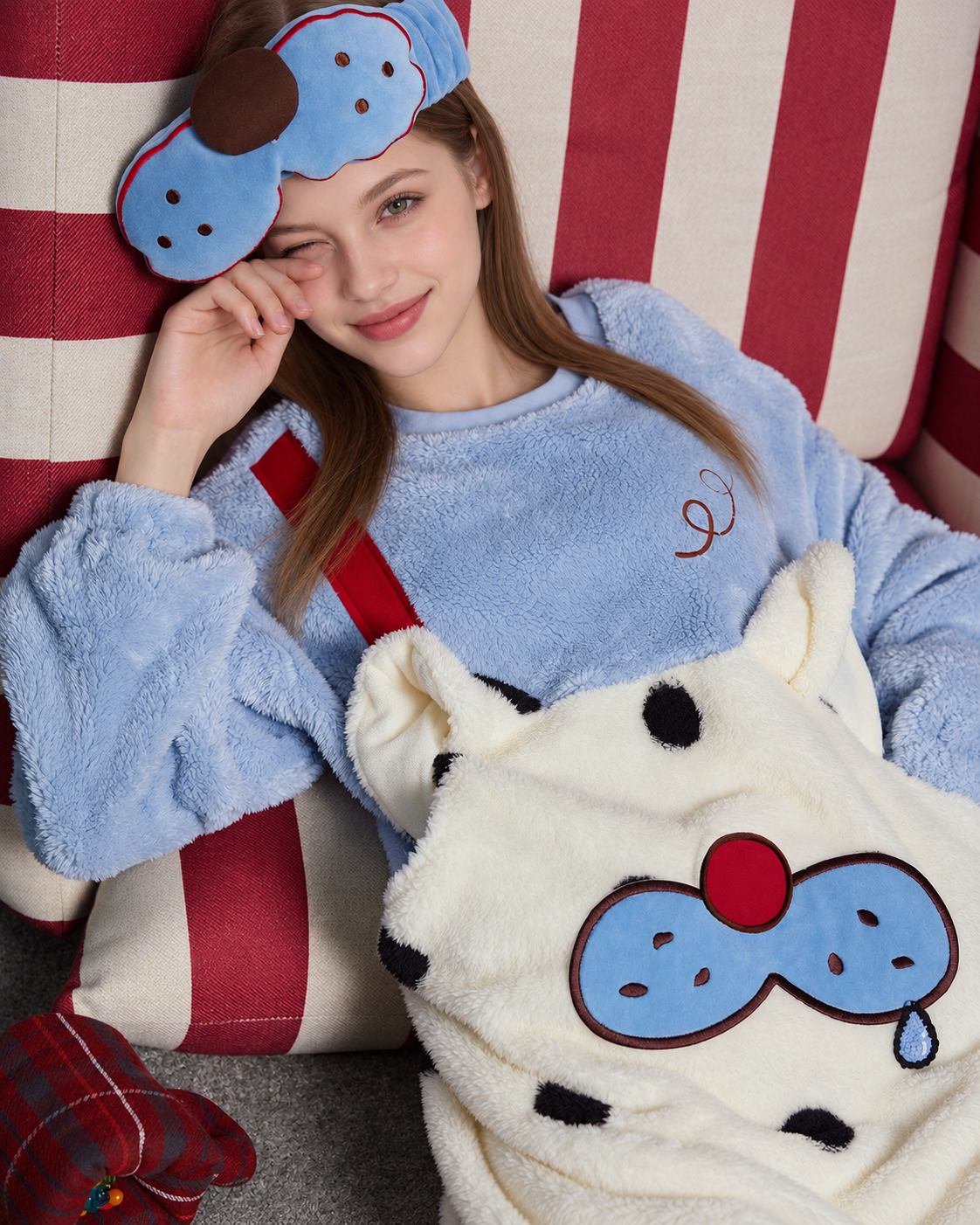 Cat Face Polka Dot Plush Onesie – blue and cream, chest embroidery and cat motif close-up - Roomden