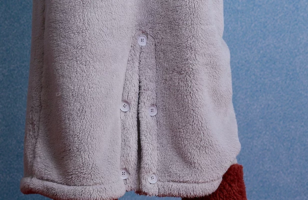 Snoopy hooded fleece one-piece pajamas – light gray lower-button construction and fleece texture - Roomden