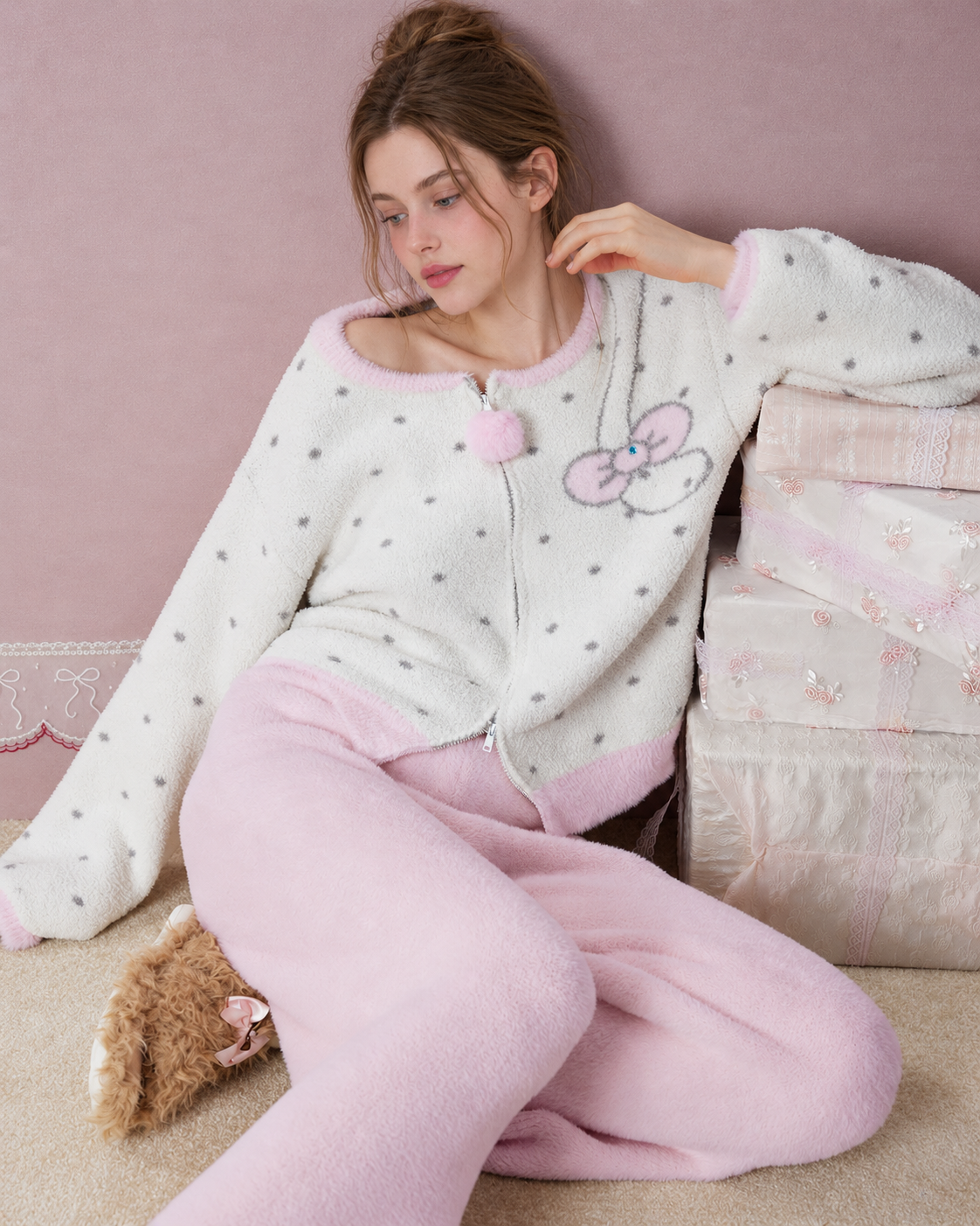 Pom-Pom Zip Fleece Pajama Set – seated gift-box view - Roomden