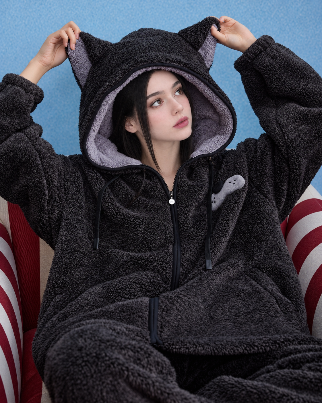 Dark gray cat-ear hooded fleece pajama set, female cat-ear hood view - Roomden