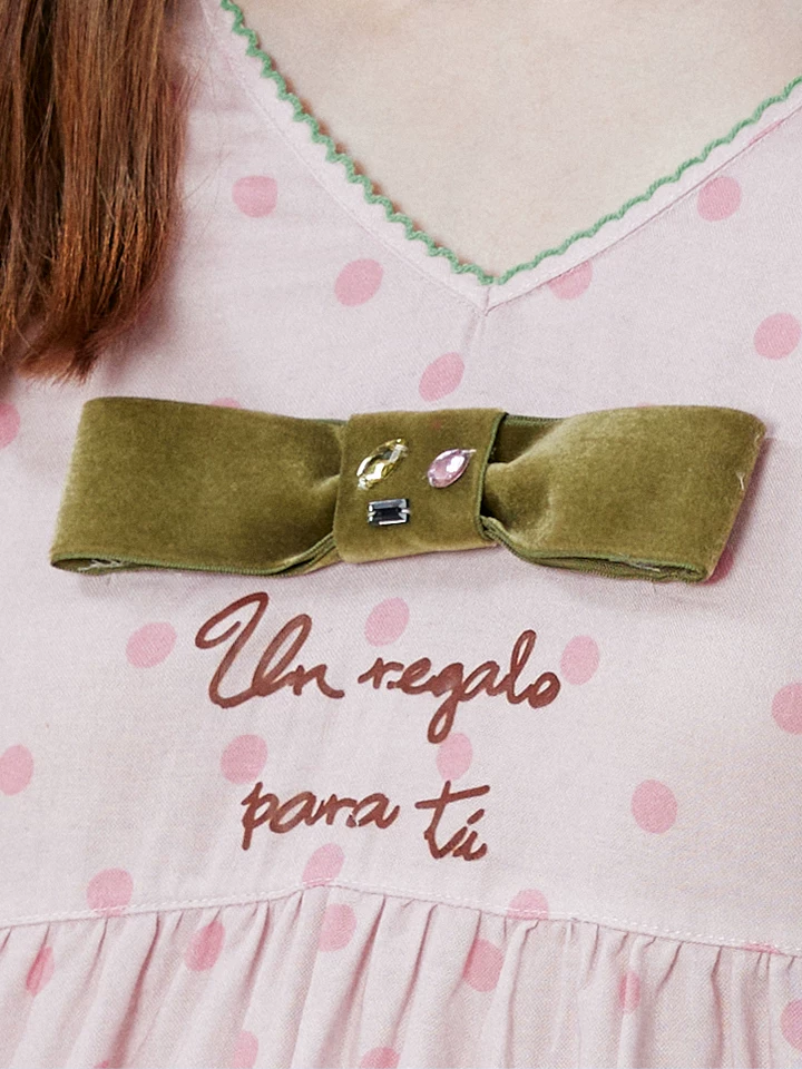 Polka Dot Bow Cotton Gauze Pajama Set – olive bow, script lettering and green neckline trim - Roomden