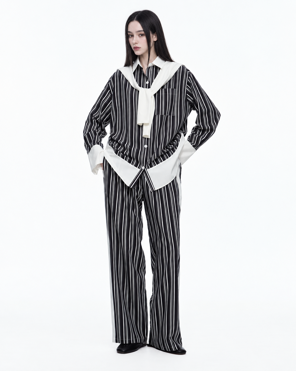 Ribbonhour Contrast-Trim Striped Viscose-Blend Pajama Set – black outfit view - Roomden