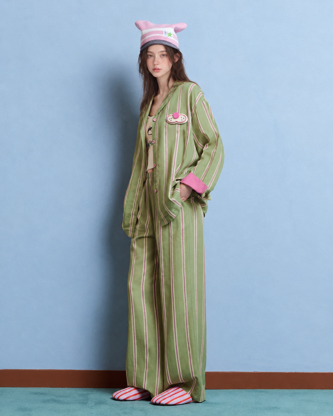 Cat Detail Cotton Gauze Pajama Set – green striped full-length front view - Roomden