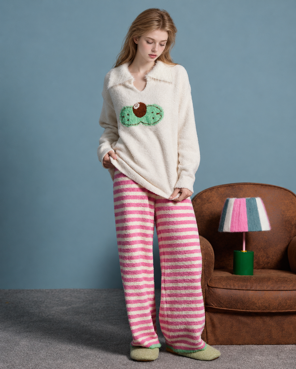 Cat Motif and Stripe Fleece Pajama Set - Full length hem view - Roomden