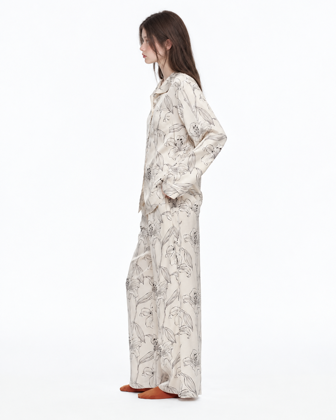 Lily Linework Viscose-Rayon Pajama Set – side full-length view - Roomden