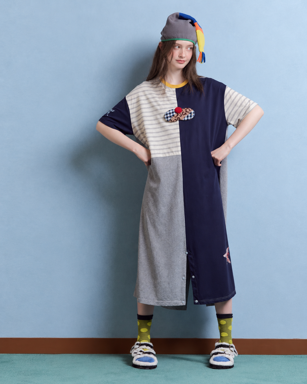Colorblock Cat-Applique Onesie – Navy, gray and cream full front standing view - Roomden