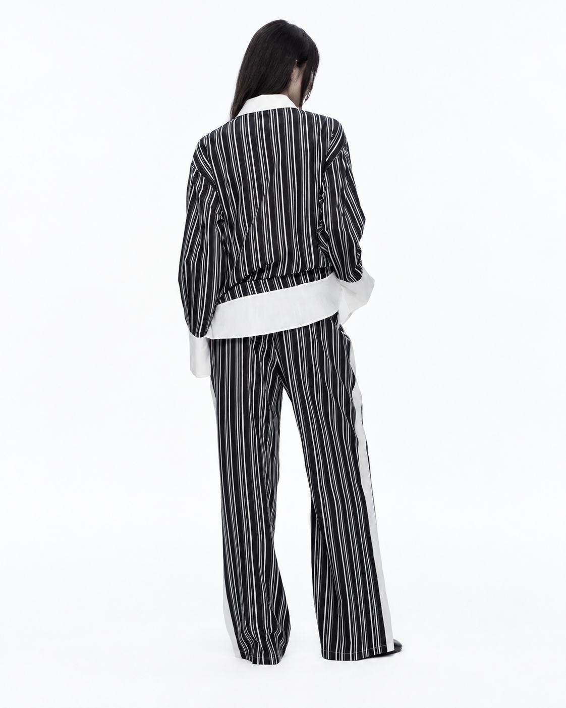 Ribbonhour Contrast-Trim Striped Viscose-Blend Pajama Set – black outfit view - Roomden