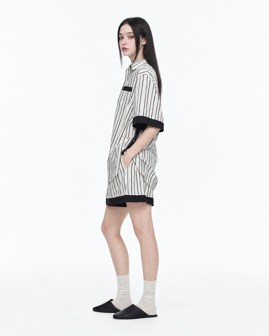 Contrast-Band Striped Viscose-Blend Pajama Shorts Set – black side view - Roomden