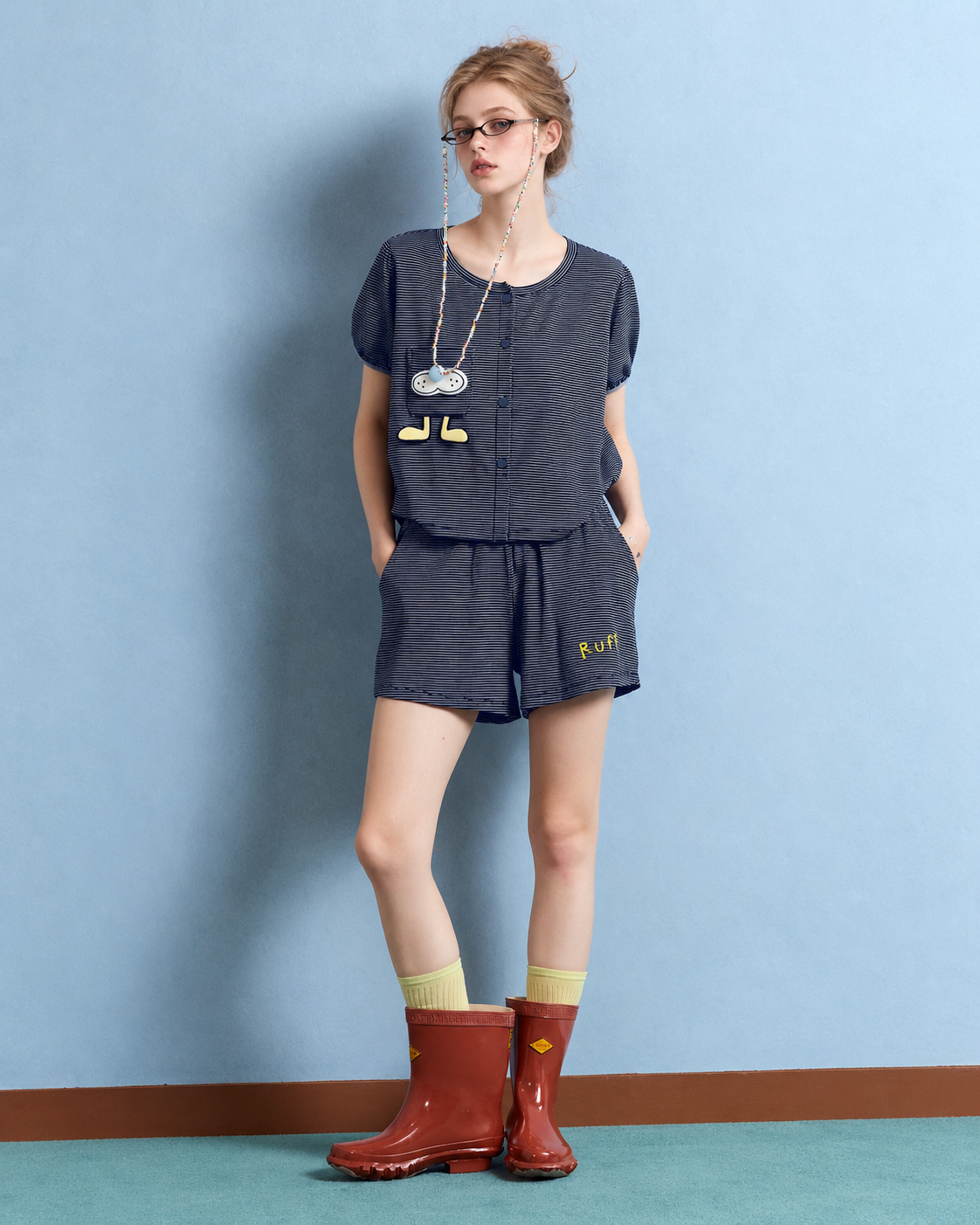 Cat motif striped pajama set – navy full-length front view with shorts pockets - Roomden