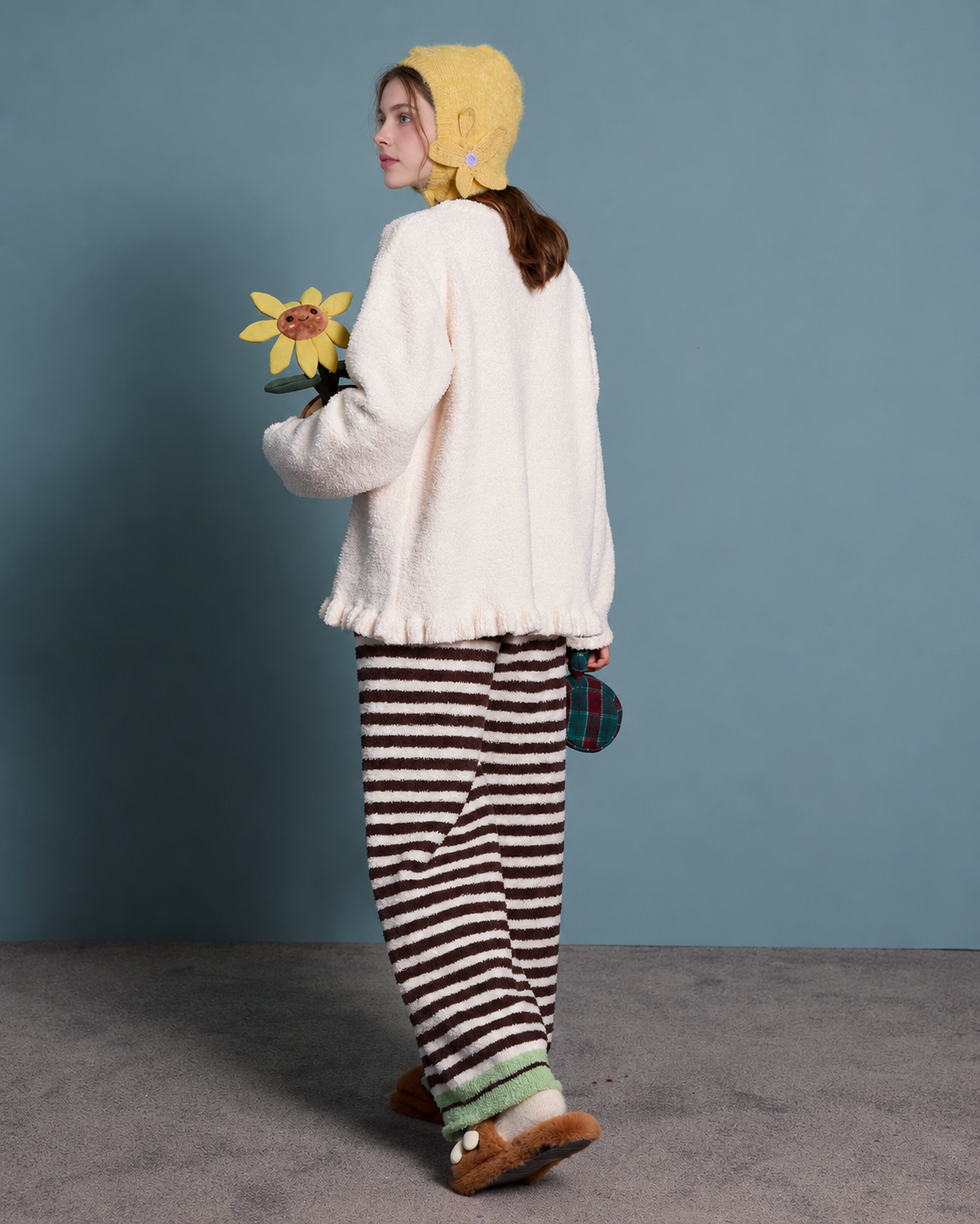 Flower pocket fleece pajama set – plain ivory back and striped full-length trousers - Roomden