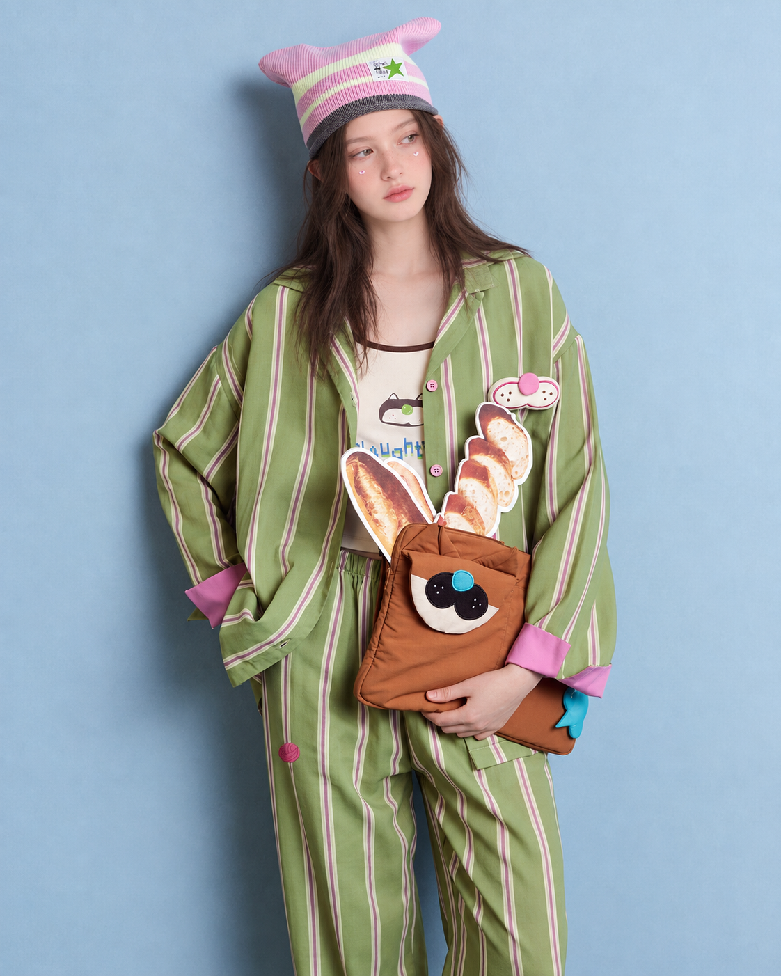 Cat Detail Cotton Gauze Pajama Set – standing with the open shirt and yarn-ball pants - Roomden