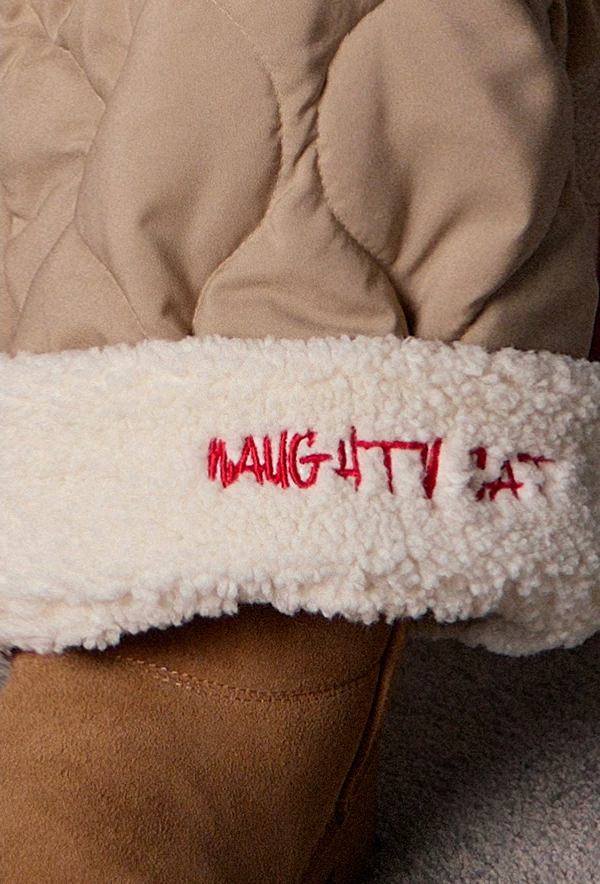 Cat Pocket One-Piece Pajamas – plush cuff with red embroidered lettering - Roomden