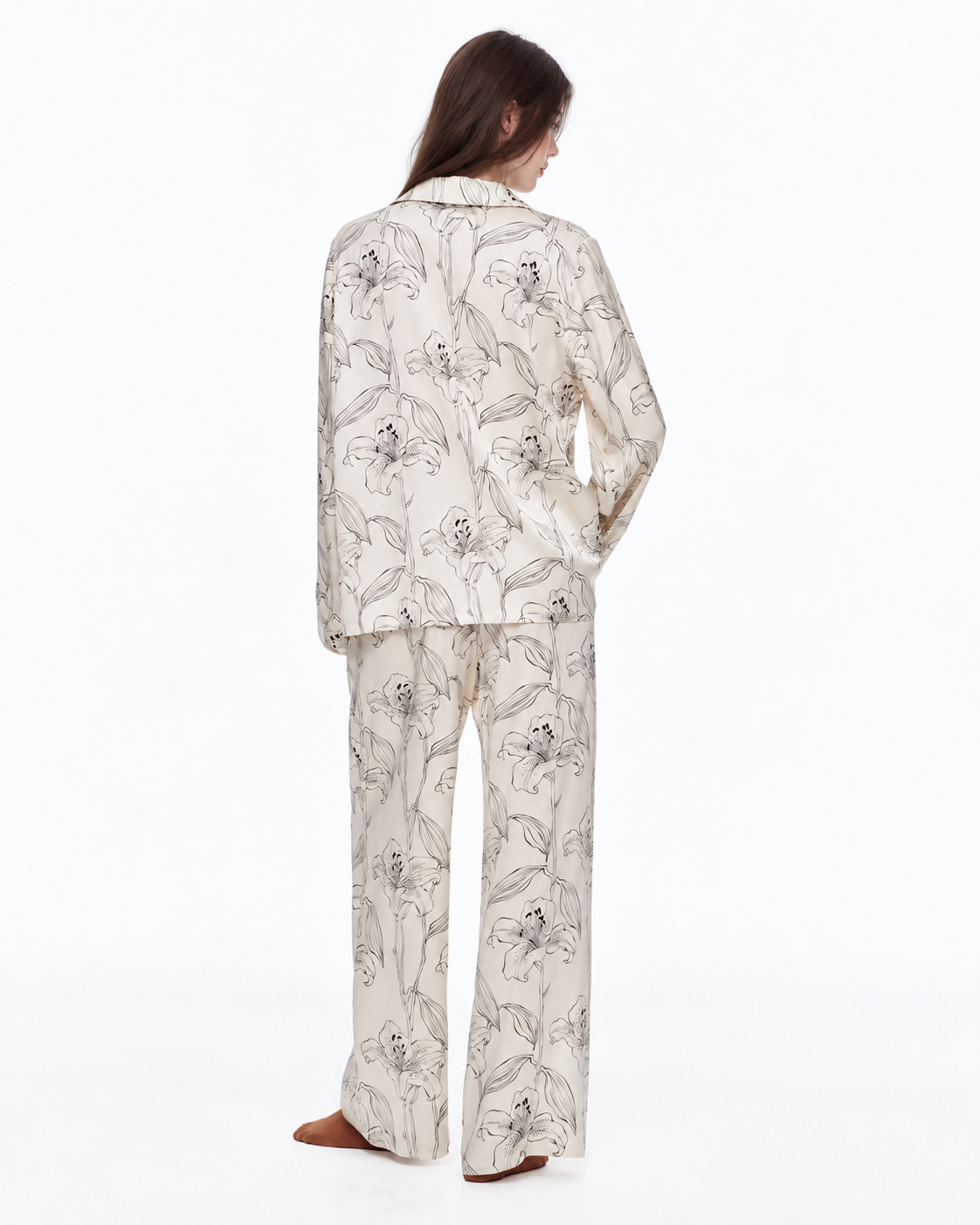 Lily Linework Viscose-Rayon Pajama Set – back full-length view - Roomden