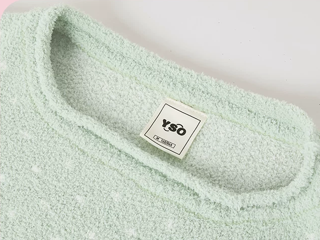 Bow and Heart Fleece Pajama Set – Apple green fleece round neckline detail - Roomden