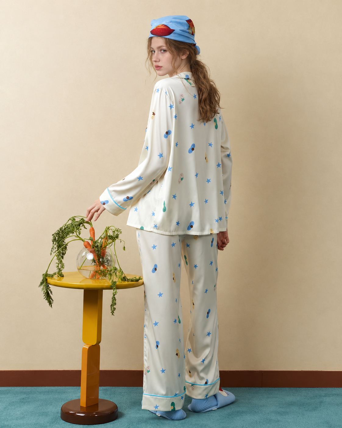 Cat & Star Satin Pajama Set – pale yellow back view and collar detail - Roomden